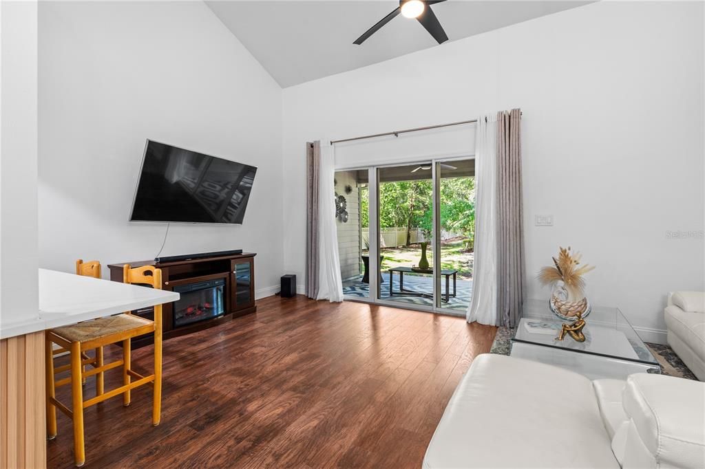 En Venta: $229,900 (2 camas, 2 baños, 1307 Pies cuadrados)