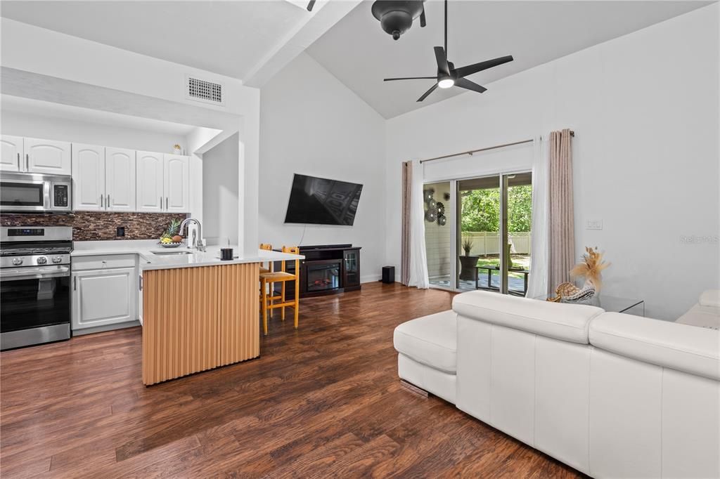 En Venta: $229,900 (2 camas, 2 baños, 1307 Pies cuadrados)