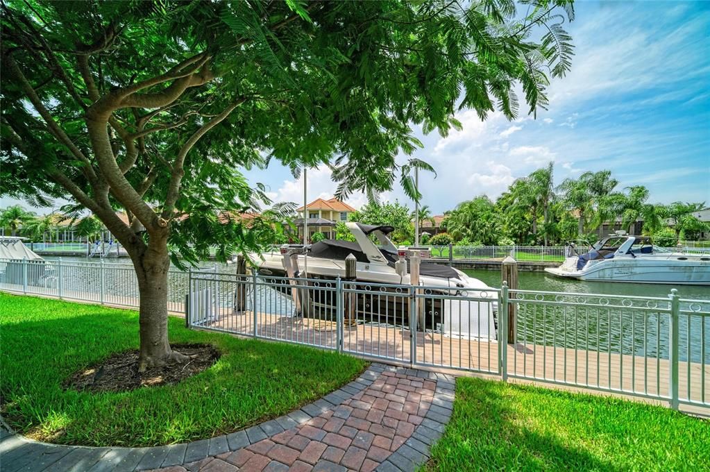 For Sale: $1,220,000 (3 beds, 2 baths, 2411 Square Feet)