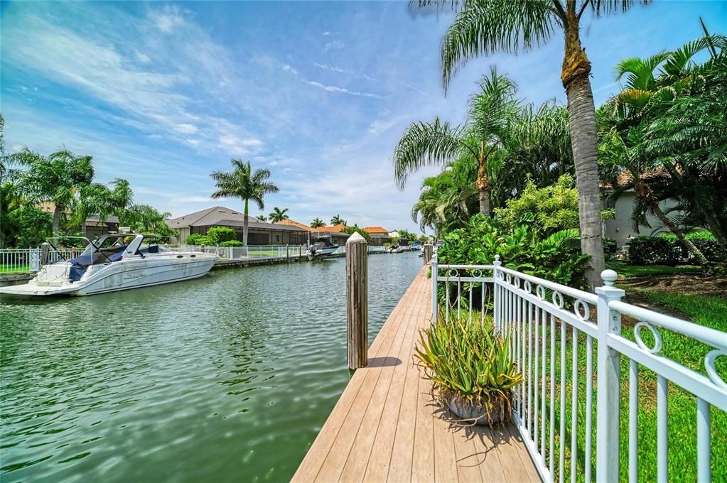 For Sale: $1,220,000 (3 beds, 2 baths, 2411 Square Feet)
