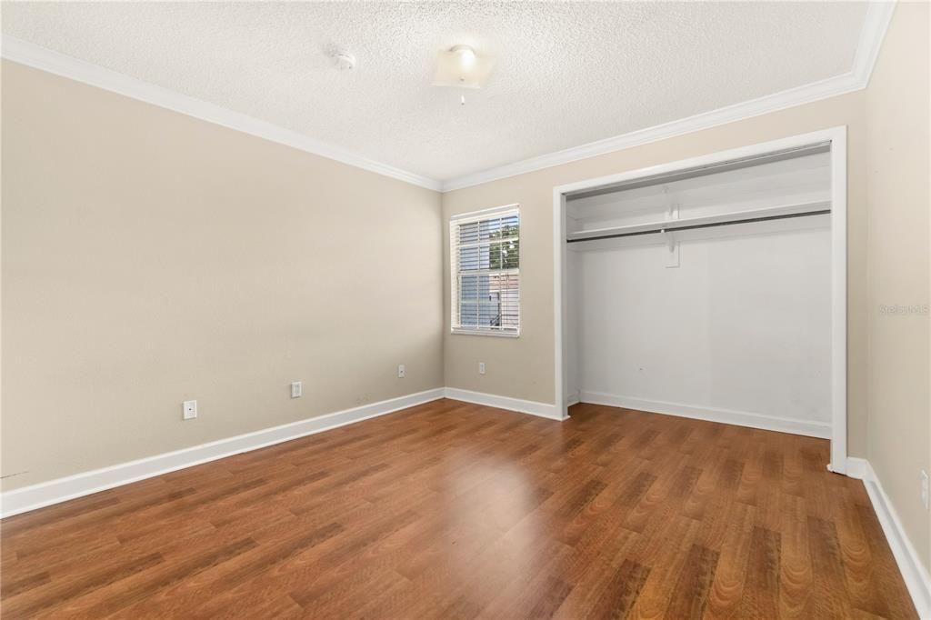 На продажу: $209,900 (2 спален, 2 ванн, 1010 Квадратных фут)