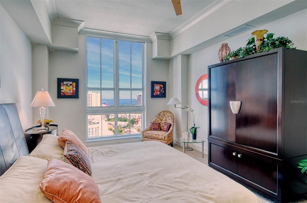 For Rent: $11,500 (2 beds, 2 baths, 1725 Square Feet)