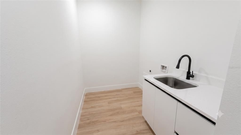 For Sale: $525,000 (4 beds, 3 baths, 2401 Square Feet)