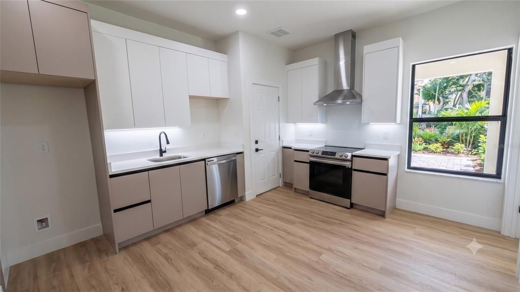 For Sale: $525,000 (4 beds, 3 baths, 2401 Square Feet)