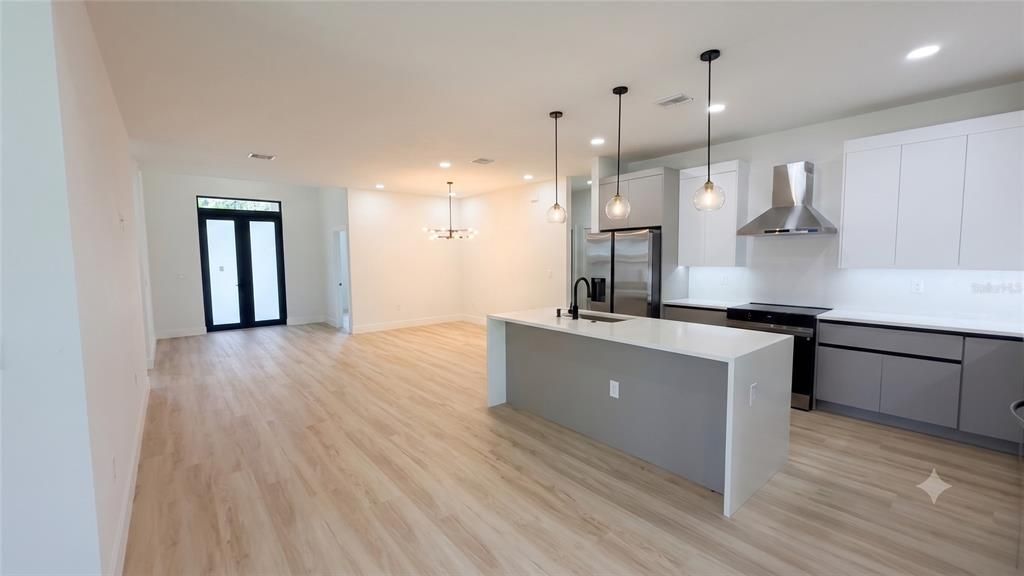 For Sale: $525,000 (4 beds, 3 baths, 2401 Square Feet)