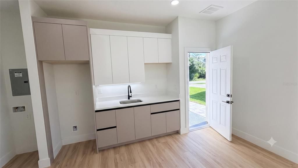 For Sale: $525,000 (4 beds, 3 baths, 2401 Square Feet)