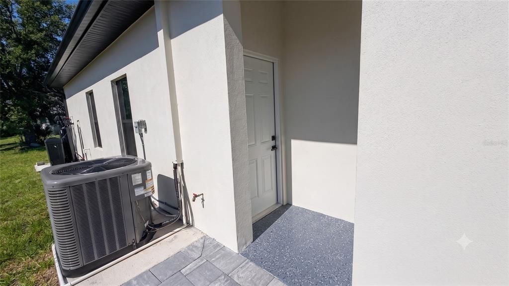 For Sale: $525,000 (4 beds, 3 baths, 2401 Square Feet)