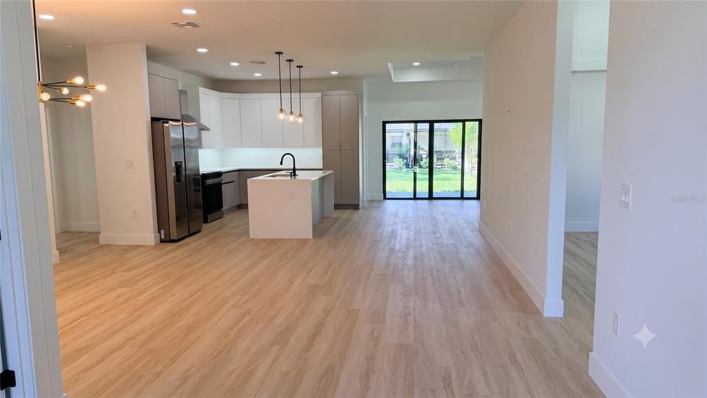 For Sale: $525,000 (4 beds, 3 baths, 2401 Square Feet)