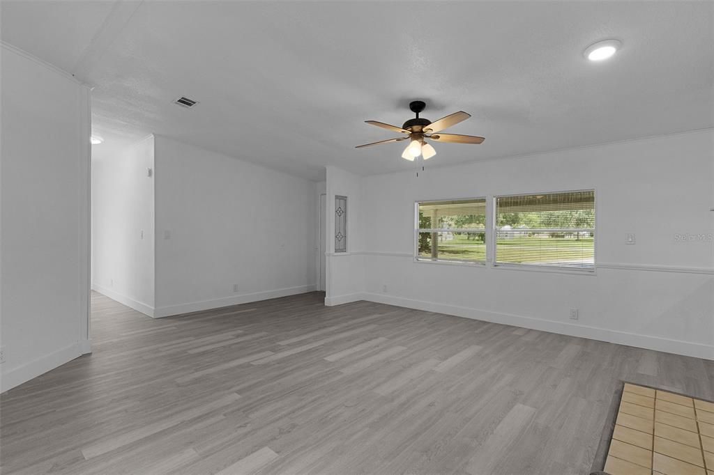 En Venta: $269,900 (3 camas, 2 baños, 2200 Pies cuadrados)