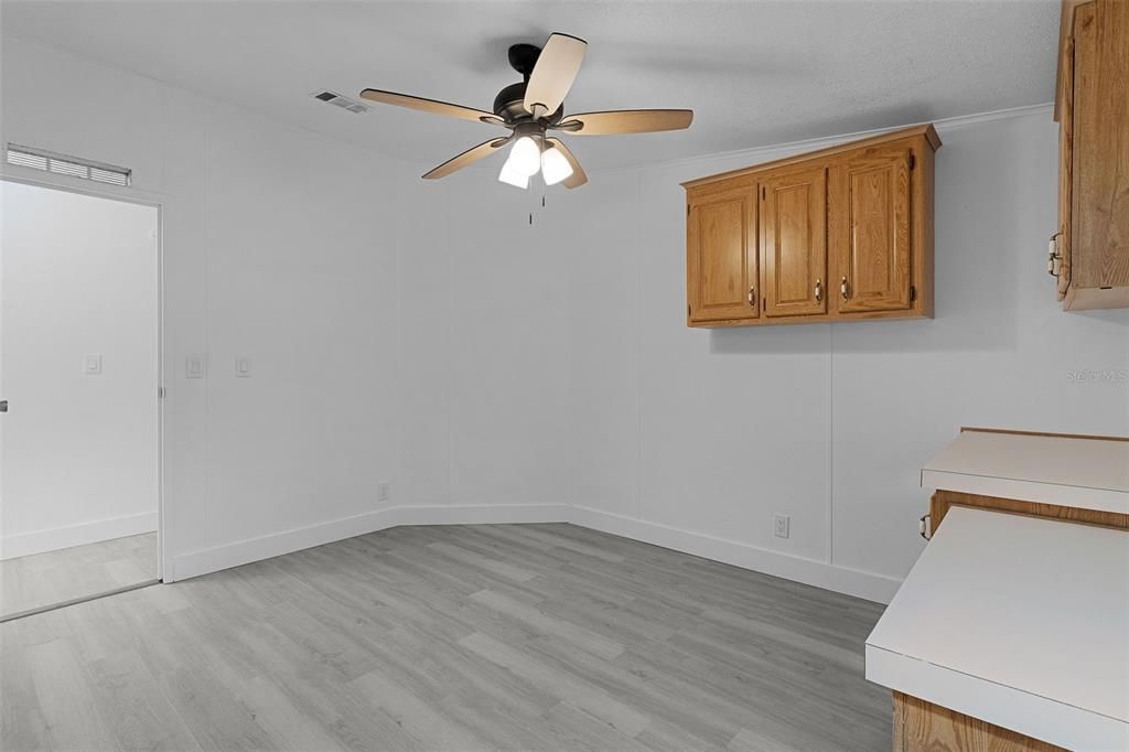 En Venta: $269,900 (3 camas, 2 baños, 2200 Pies cuadrados)