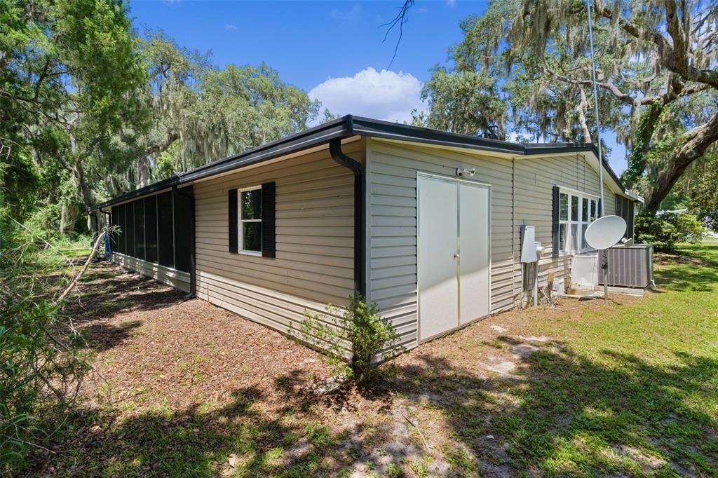 En Venta: $269,900 (3 camas, 2 baños, 2200 Pies cuadrados)