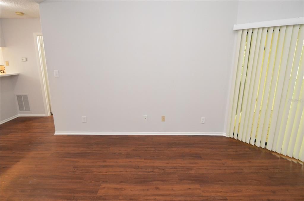 В аренду: $1,400 (1 спален, 1 ванн, 846 Квадратных фут)