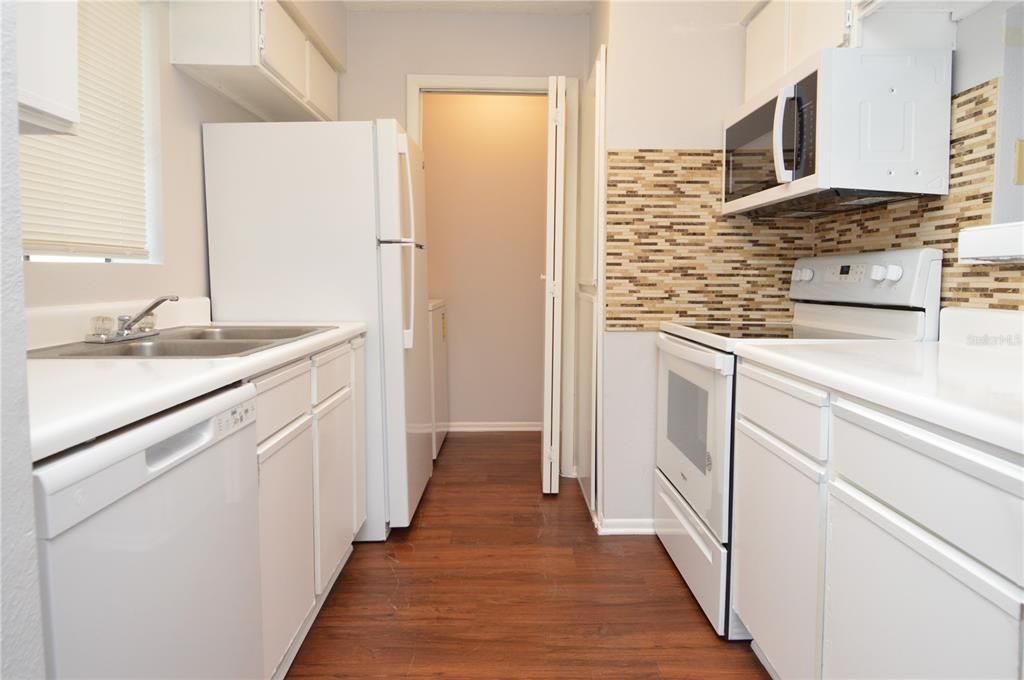 В аренду: $1,400 (1 спален, 1 ванн, 846 Квадратных фут)