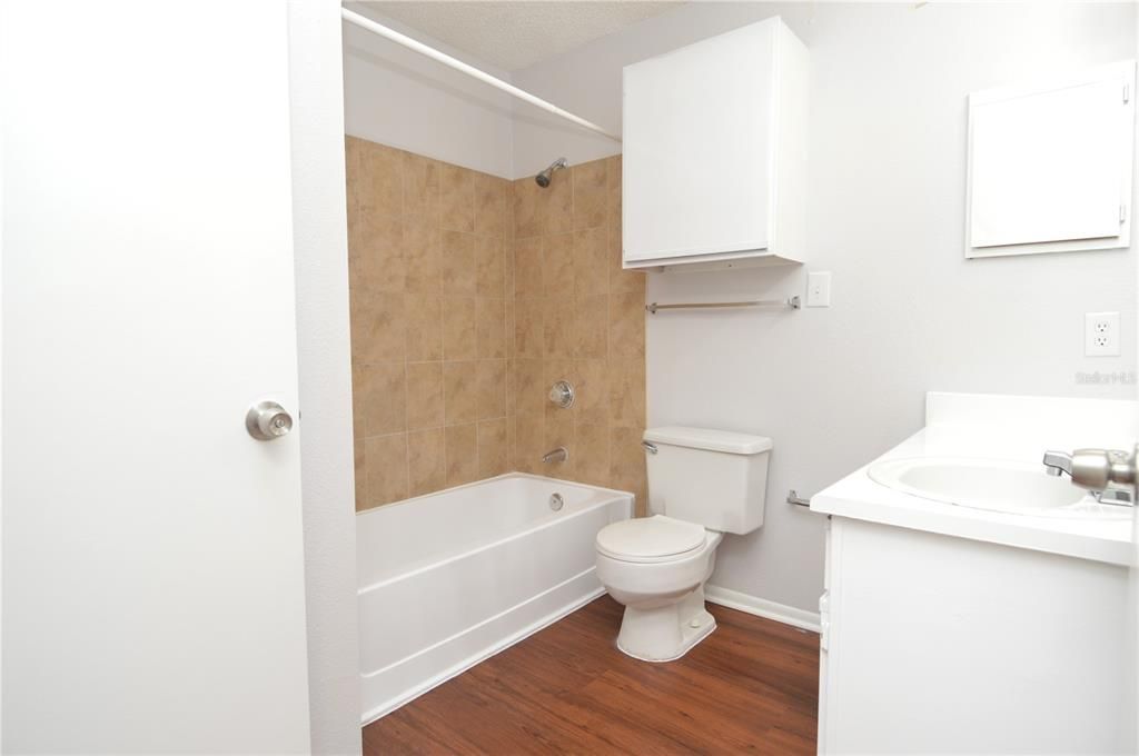 В аренду: $1,400 (1 спален, 1 ванн, 846 Квадратных фут)