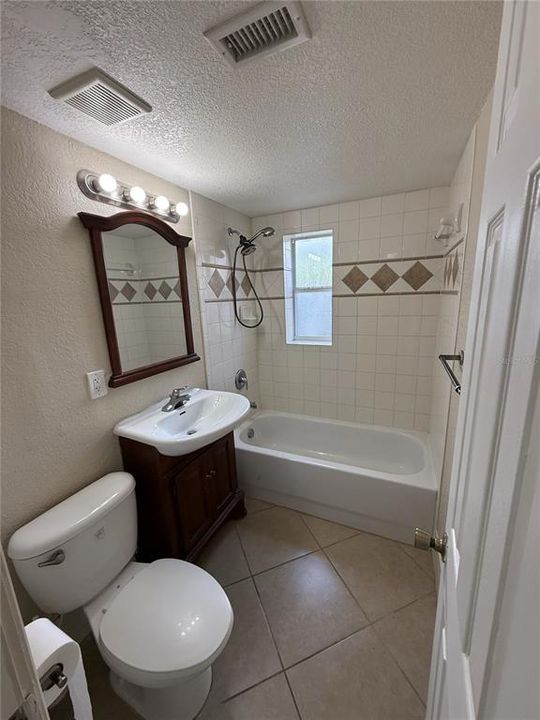В аренду: $1,450 (2 спален, 2 ванн, 905 Квадратных фут)
