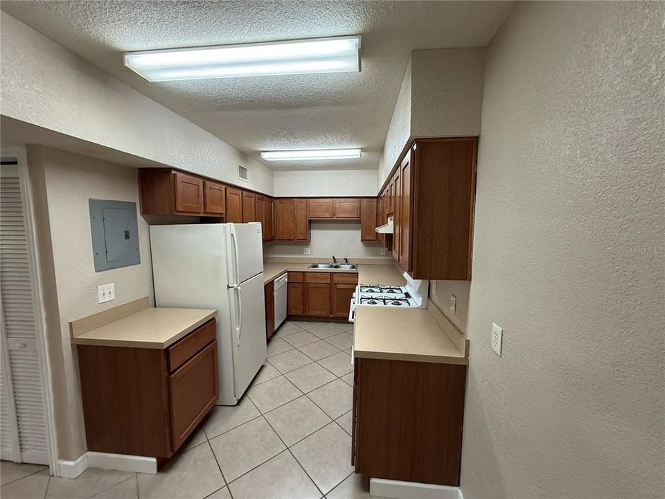В аренду: $1,450 (2 спален, 2 ванн, 905 Квадратных фут)