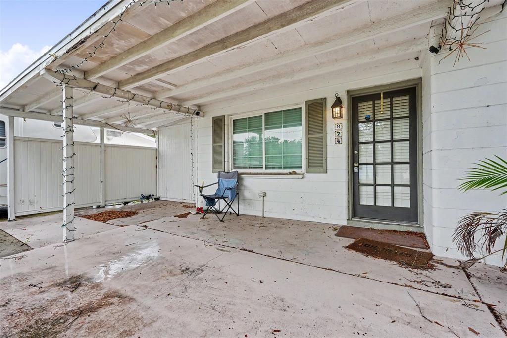 На продажу: $329,000 (2 спален, 1 ванн, 892 Квадратных фут)