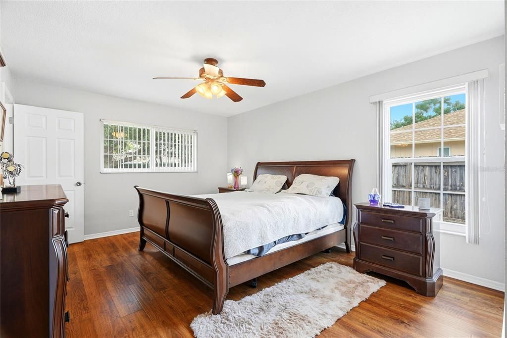 En Venta: $324,999 (3 camas, 2 baños, 1432 Pies cuadrados)