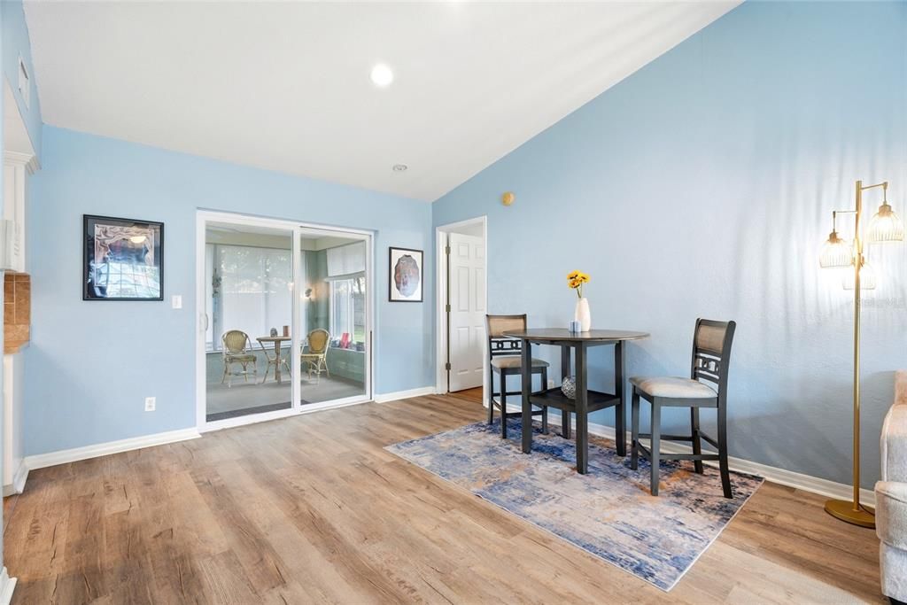 En Venta: $324,999 (3 camas, 2 baños, 1432 Pies cuadrados)