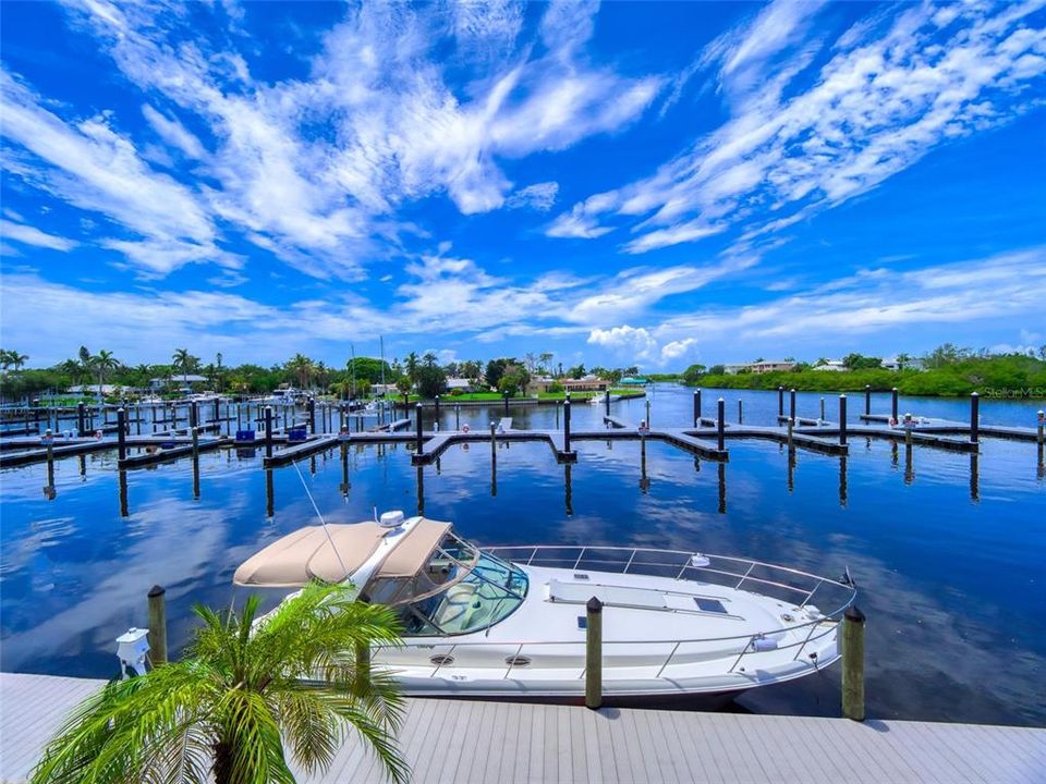 For Sale: $120,000 (1 beds, 1 baths, 360 Square Feet)
