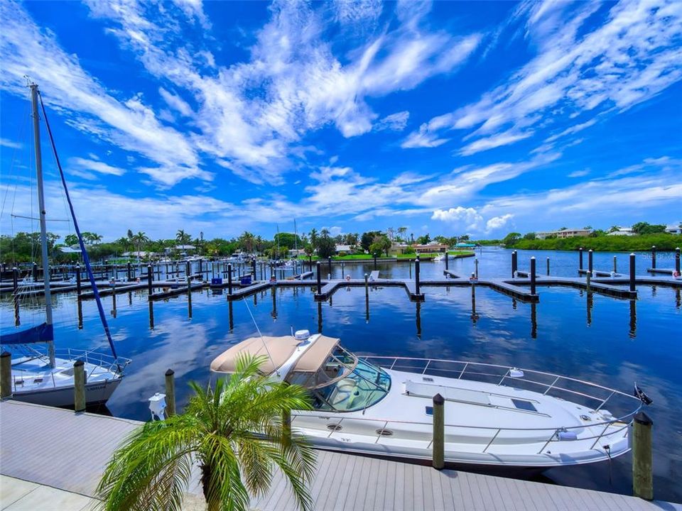 For Sale: $120,000 (1 beds, 1 baths, 360 Square Feet)