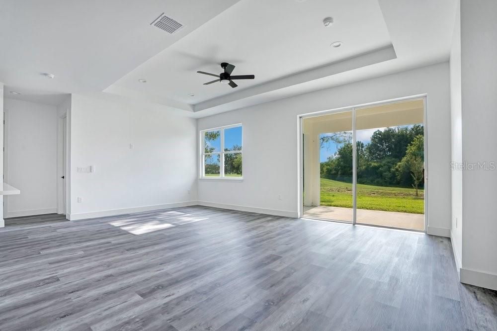 En Venta: $490,000 (4 camas, 3 baños, 2093 Pies cuadrados)