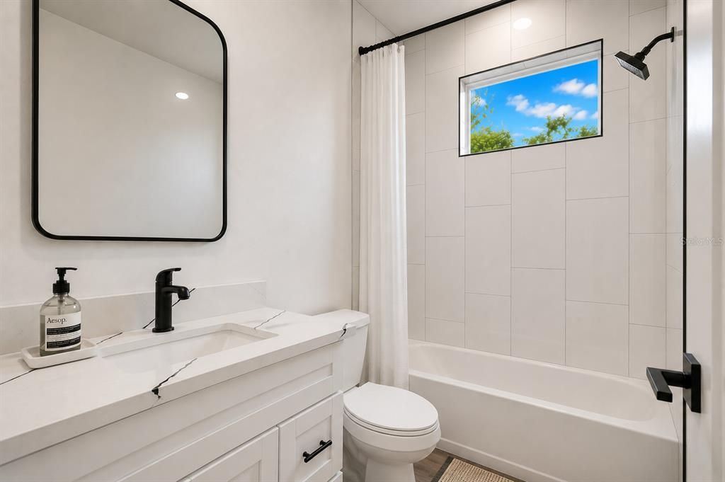 En Venta: $490,000 (4 camas, 3 baños, 2093 Pies cuadrados)