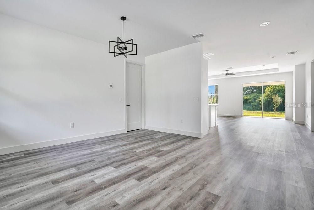 En Venta: $490,000 (4 camas, 3 baños, 2093 Pies cuadrados)