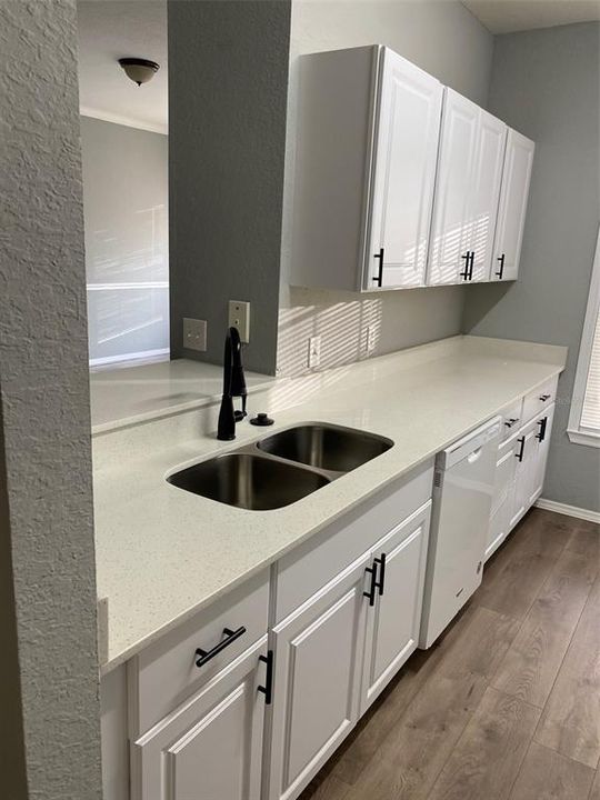 В аренду: $1,350 (1 спален, 1 ванн, 850 Квадратных фут)