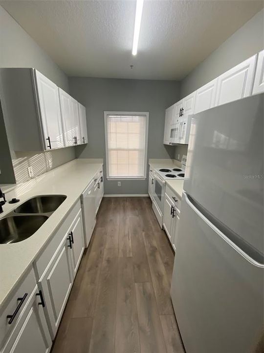 В аренду: $1,350 (1 спален, 1 ванн, 850 Квадратных фут)