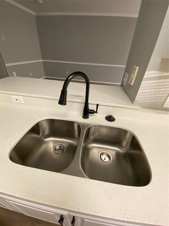 В аренду: $1,350 (1 спален, 1 ванн, 850 Квадратных фут)