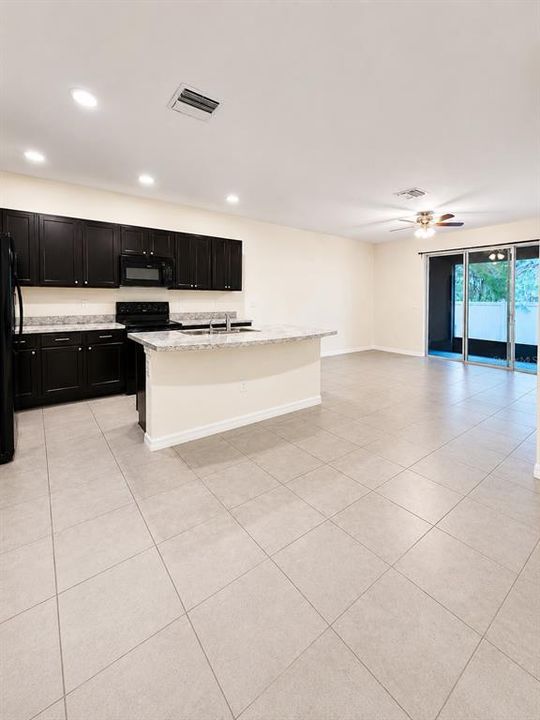 For Rent: $2,200 (3 beds, 2 baths, 1707 Square Feet)