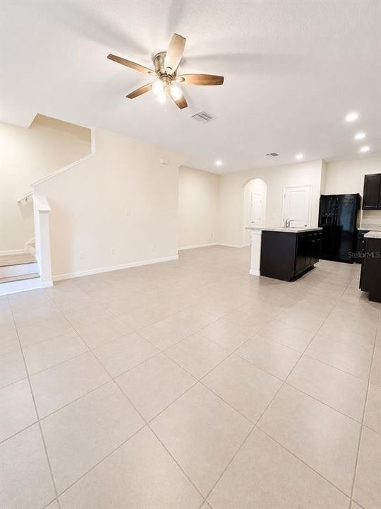 For Rent: $2,200 (3 beds, 2 baths, 1707 Square Feet)
