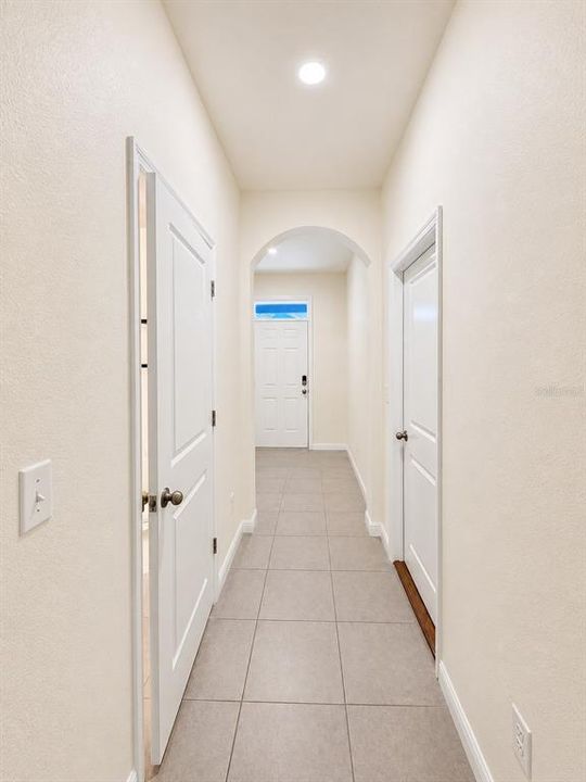 For Rent: $2,200 (3 beds, 2 baths, 1707 Square Feet)