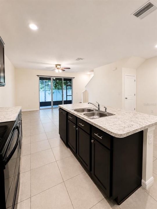 For Rent: $2,200 (3 beds, 2 baths, 1707 Square Feet)