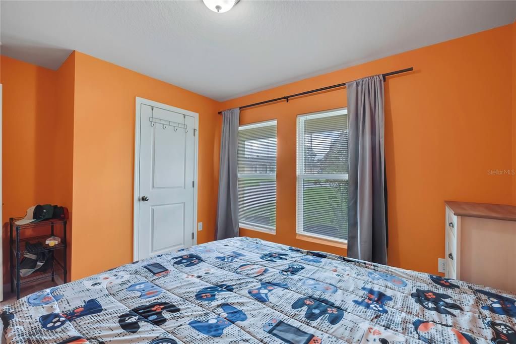 En Venta: $339,000 (4 camas, 2 baños, 1646 Pies cuadrados)