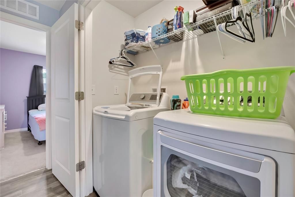 En Venta: $339,000 (4 camas, 2 baños, 1646 Pies cuadrados)