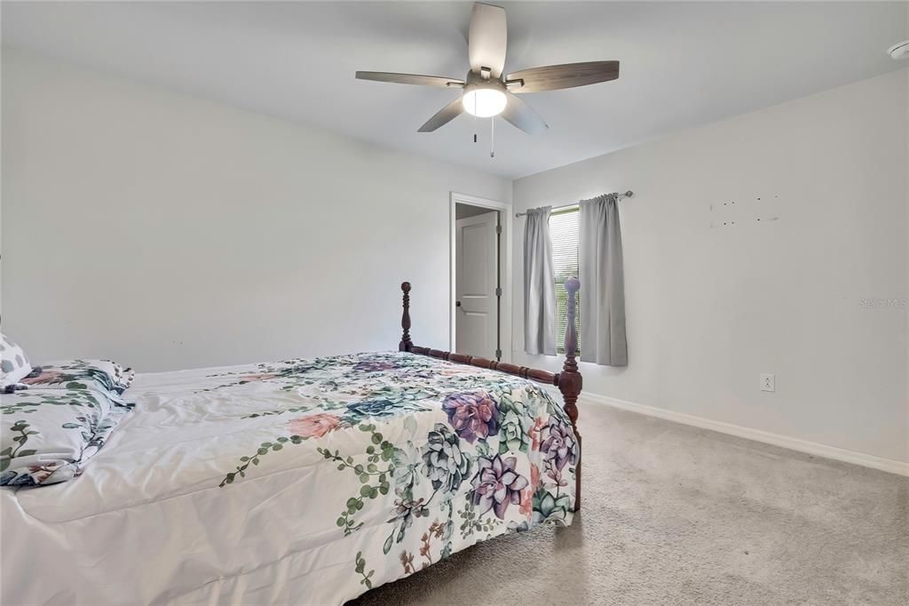 En Venta: $339,000 (4 camas, 2 baños, 1646 Pies cuadrados)