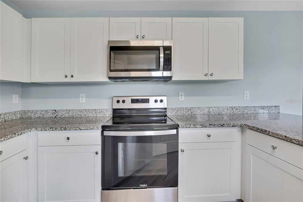 En Venta: $339,000 (4 camas, 2 baños, 1646 Pies cuadrados)