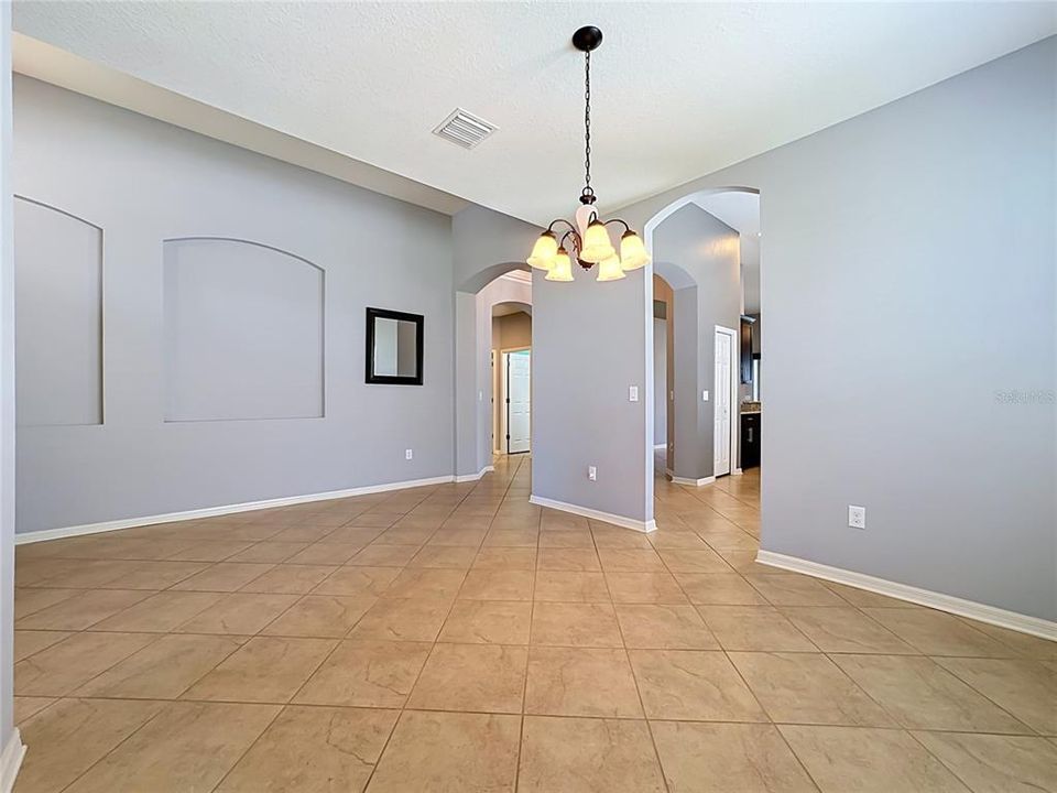 En Venta: $399,900 (3 camas, 2 baños, 2042 Pies cuadrados)