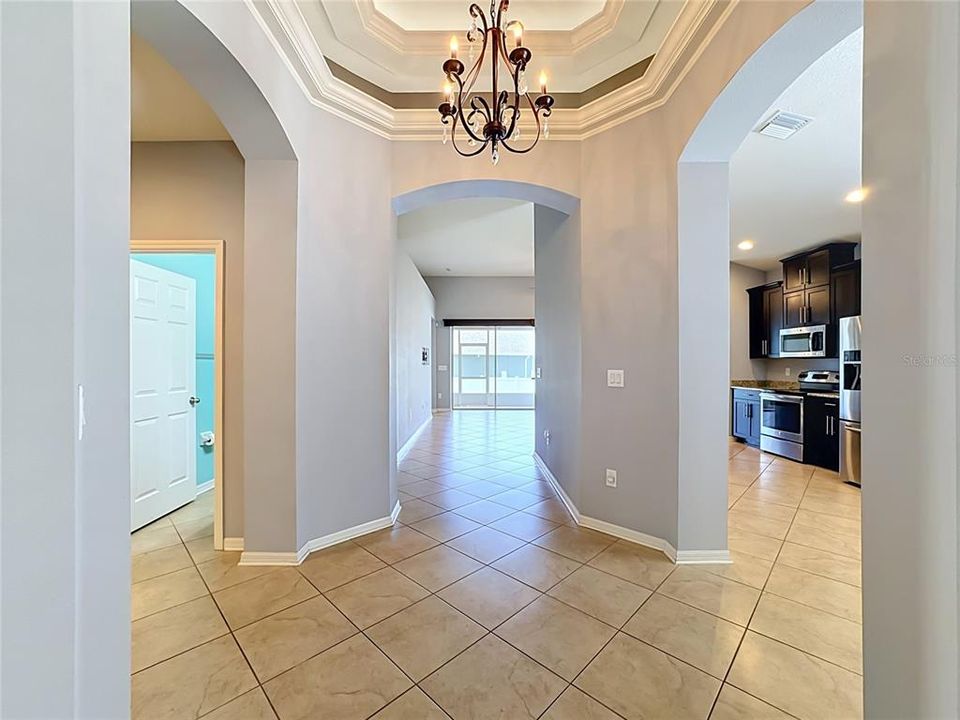 En Venta: $399,900 (3 camas, 2 baños, 2042 Pies cuadrados)