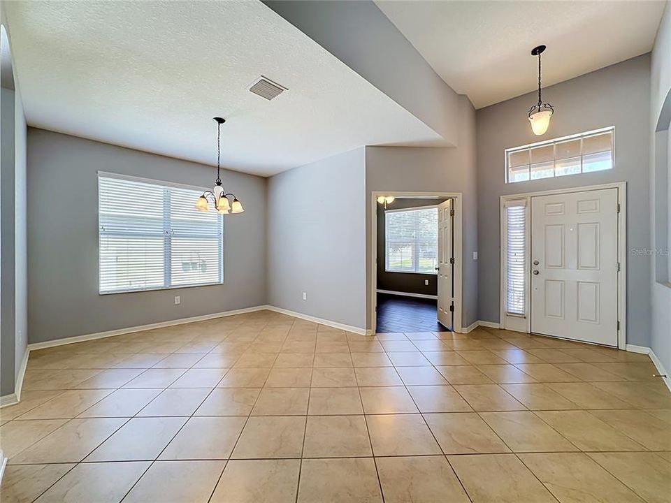 En Venta: $399,900 (3 camas, 2 baños, 2042 Pies cuadrados)
