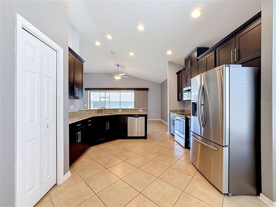En Venta: $399,900 (3 camas, 2 baños, 2042 Pies cuadrados)