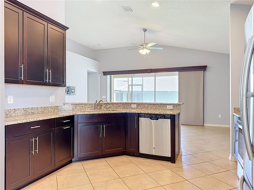 En Venta: $399,900 (3 camas, 2 baños, 2042 Pies cuadrados)