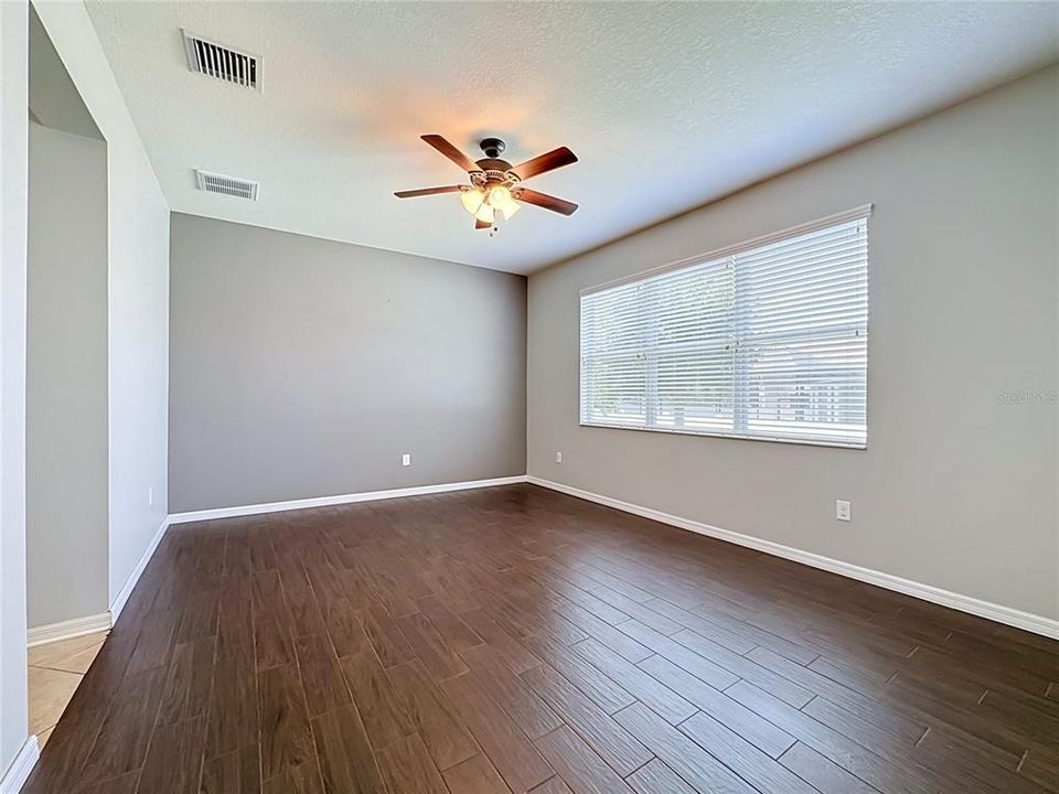 En Venta: $399,900 (3 camas, 2 baños, 2042 Pies cuadrados)
