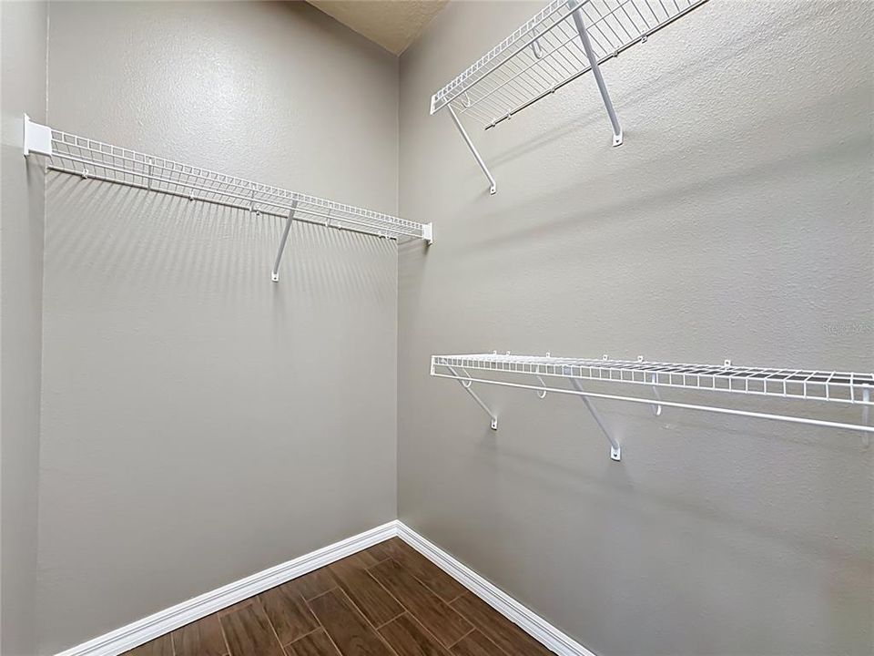 En Venta: $399,900 (3 camas, 2 baños, 2042 Pies cuadrados)