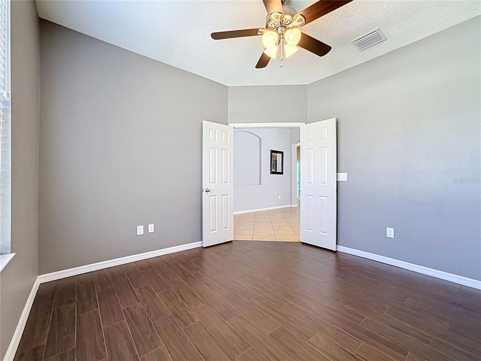 En Venta: $399,900 (3 camas, 2 baños, 2042 Pies cuadrados)