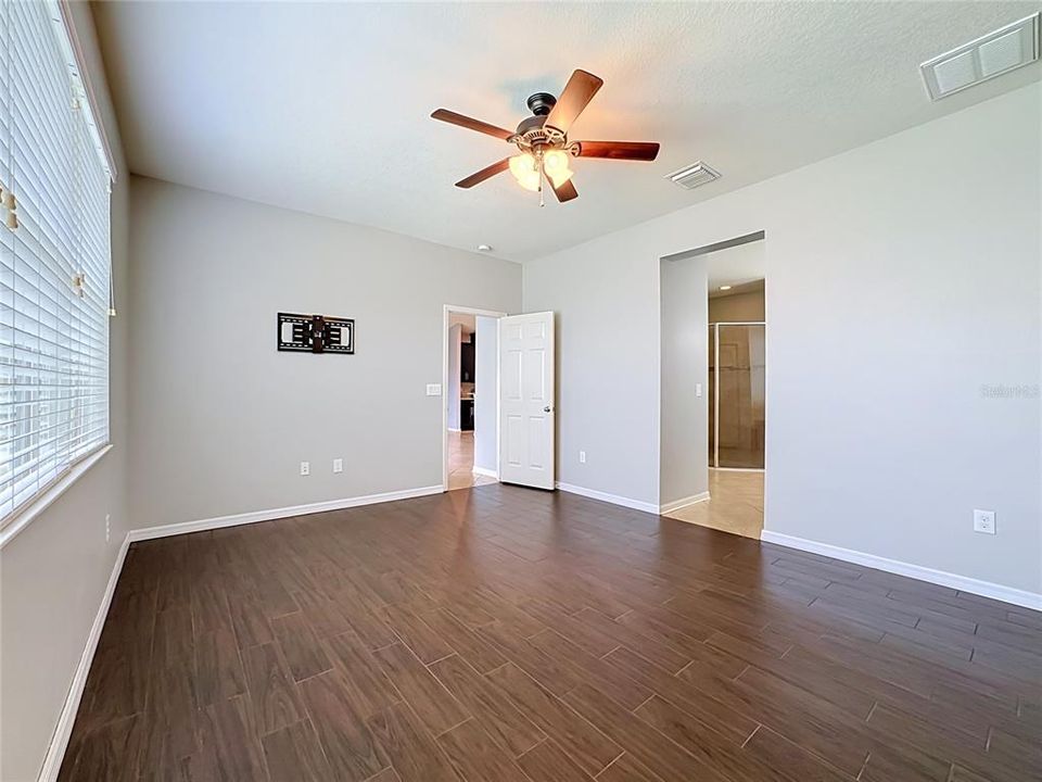 En Venta: $399,900 (3 camas, 2 baños, 2042 Pies cuadrados)