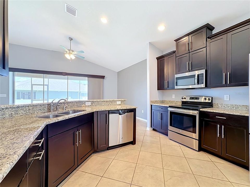 En Venta: $399,900 (3 camas, 2 baños, 2042 Pies cuadrados)