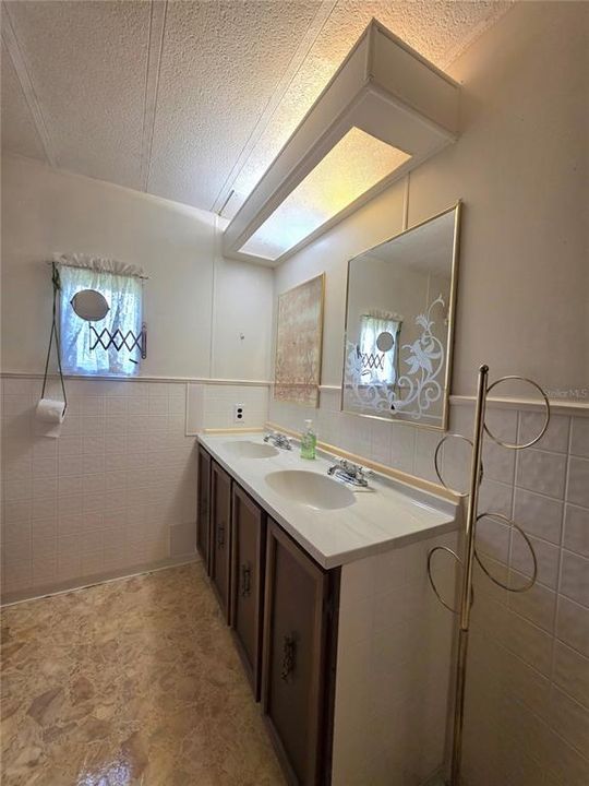 En Venta: $329,900 (2 camas, 2 baños, 1248 Pies cuadrados)
